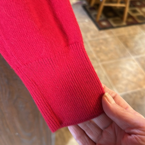 Red Hollister sweater in size M - Picture 4 of 5